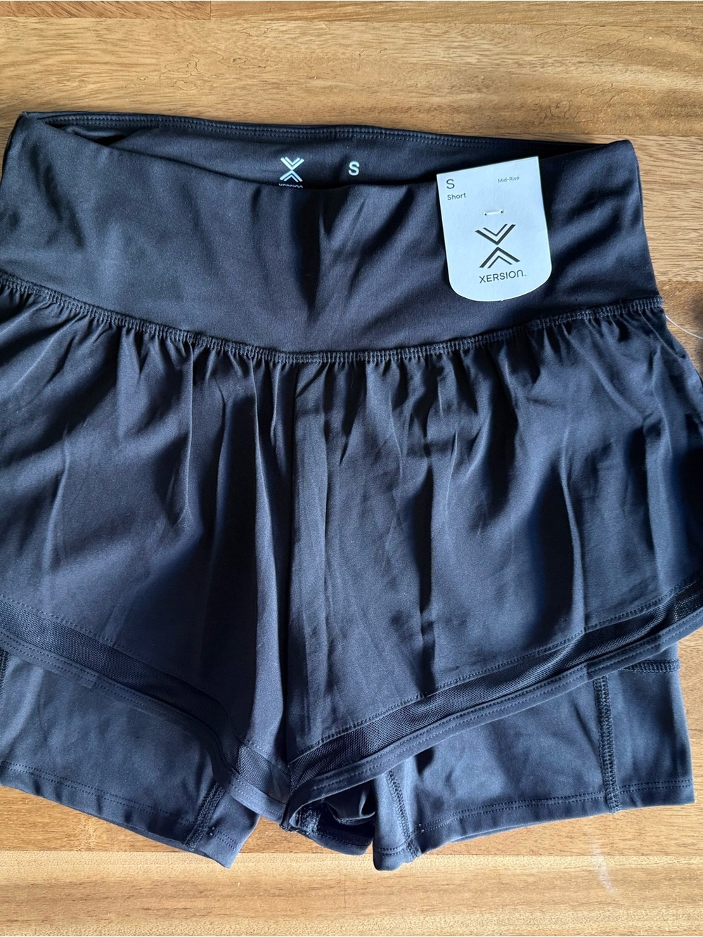 Xersion Black Women's 2-in-1 Mid-Rise Athletic Shorts - Size S